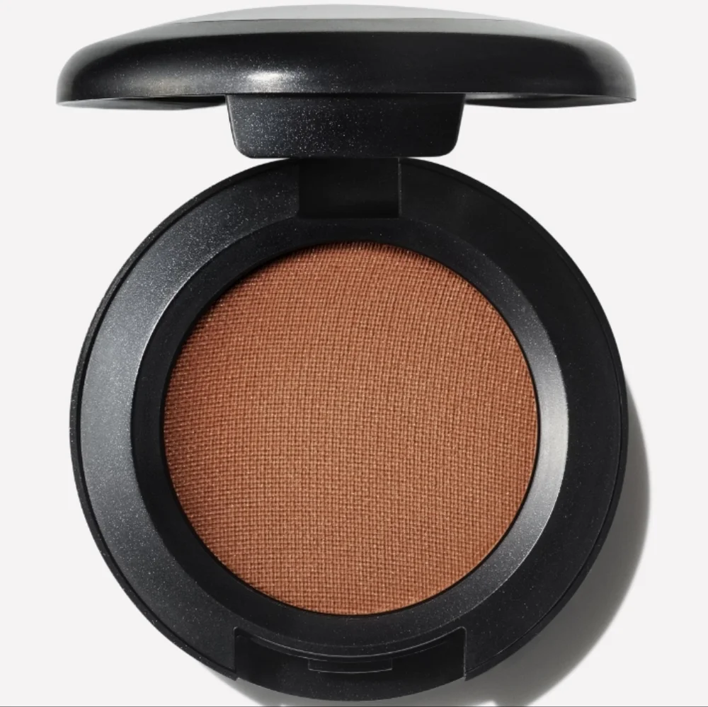 MAC Texture Velvet Eye Shadow